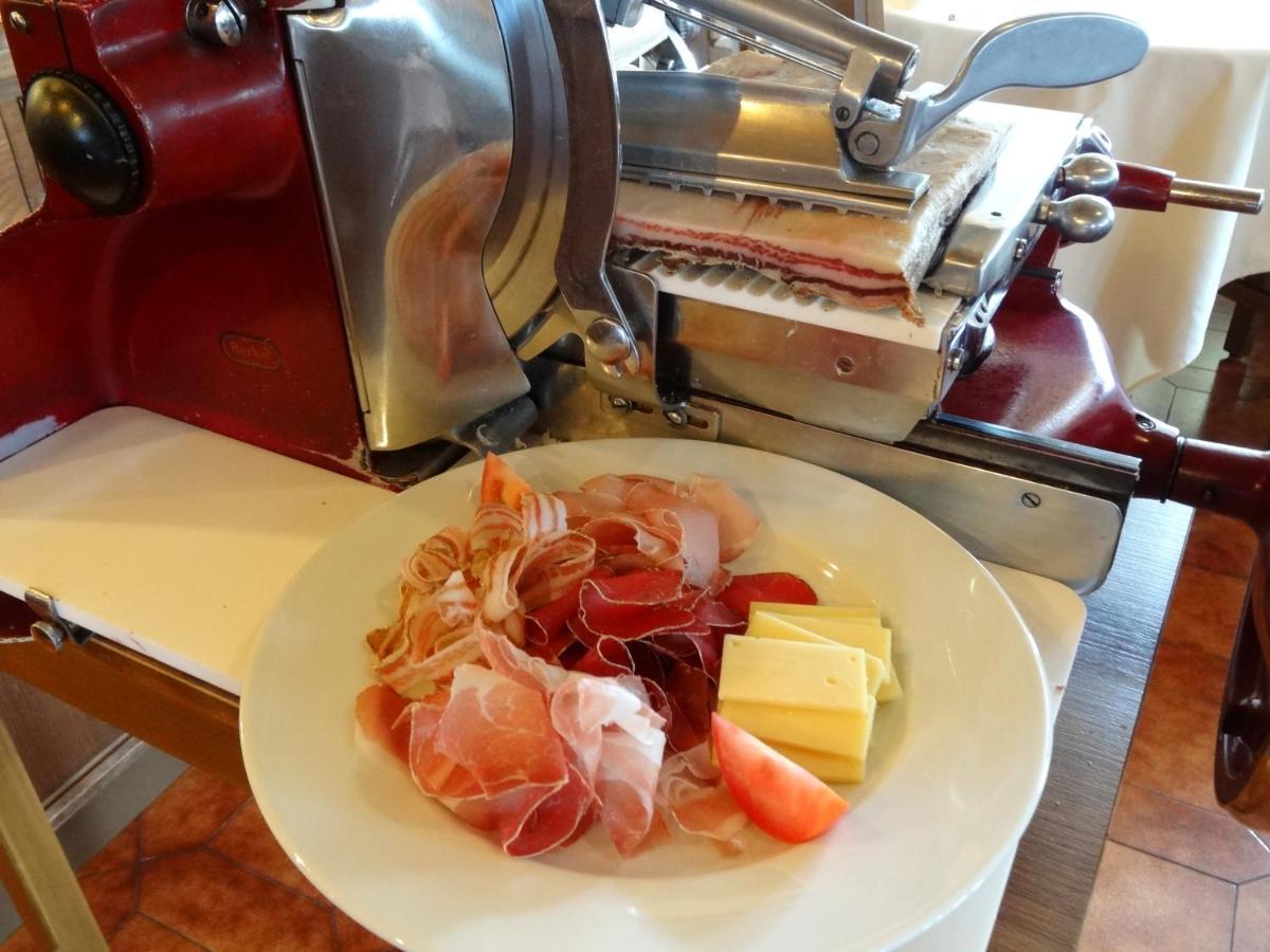 Hotel-Restaurant Grina Simplon Экстерьер фото